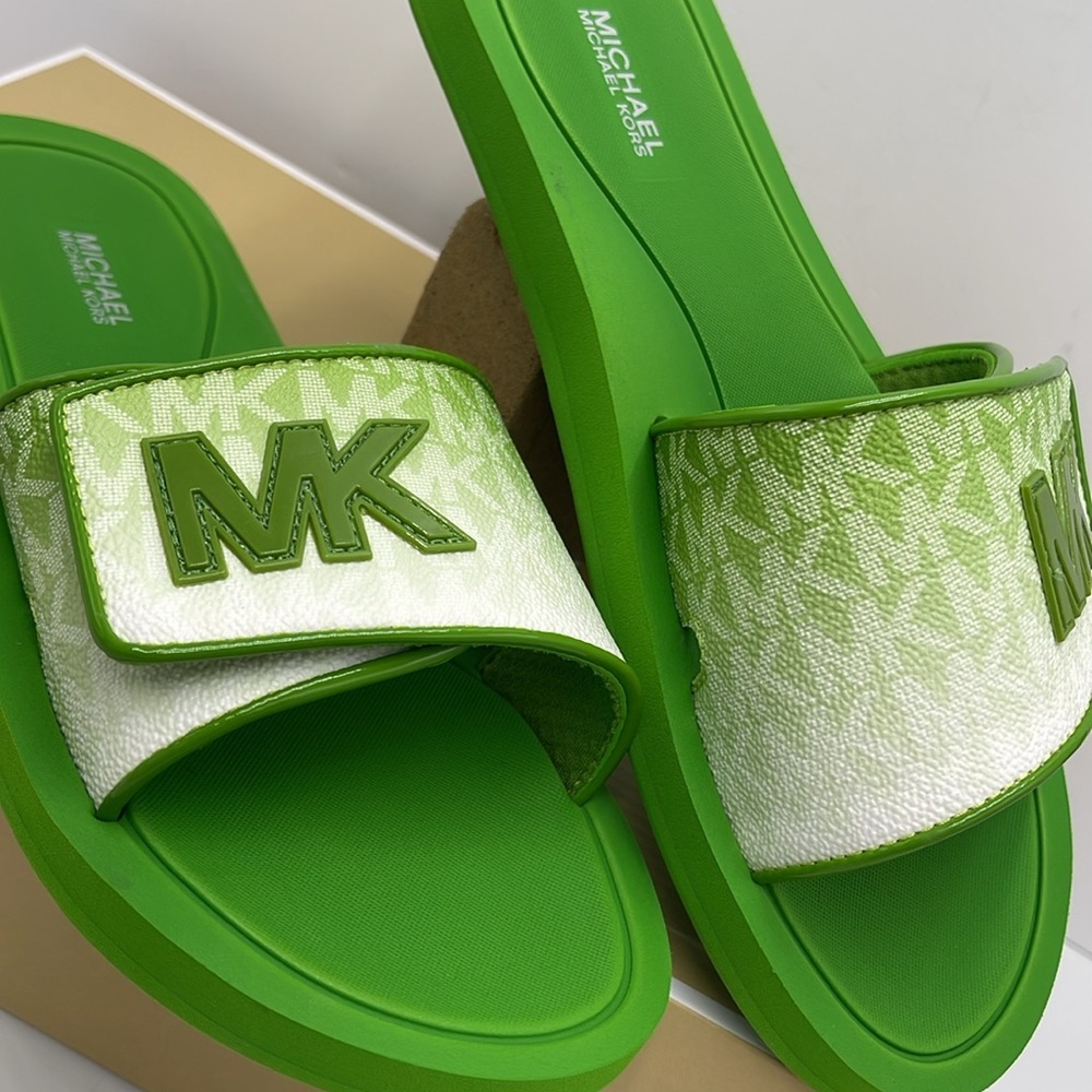 Michael Kors Green Slide Logo Sandals Palmer Ombré Signature
Jungle Green
NWT - Picture 6 of 16